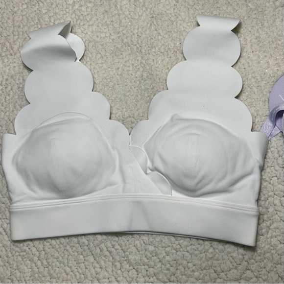 Wiskii Soufflé Sports Bra M - Ivory
Brand New With Tags - Picture 5 of 12